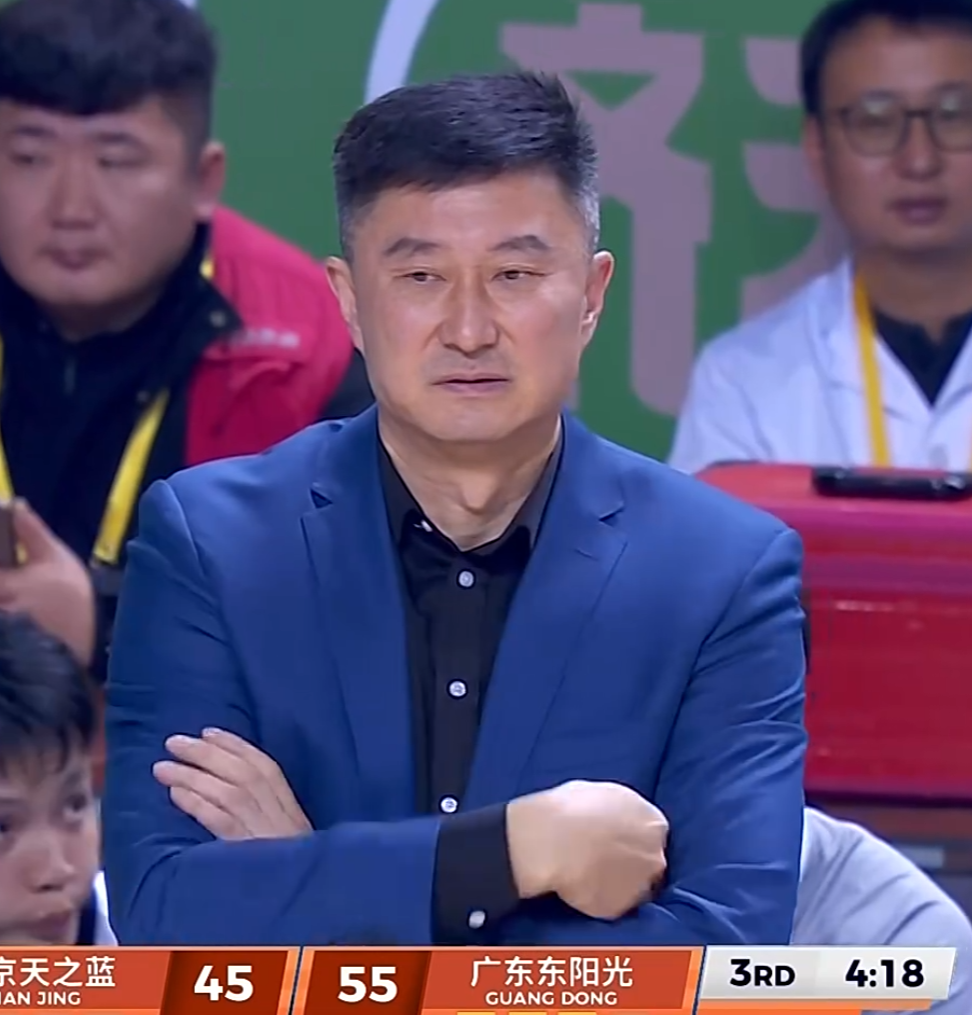 开云小组-宏远速递！杜锋将赴塞尔维亚学习，徐杰好事将近，广东旧将再就业